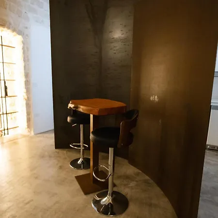 Zora Loft & Essence *
